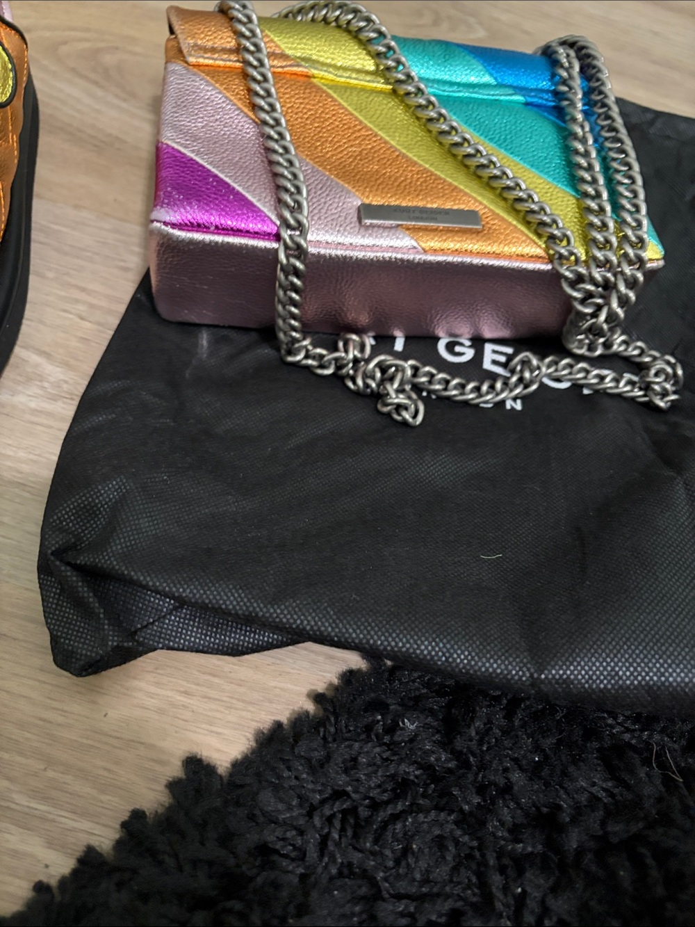 Kurt Geiger Rainbow Metallic Leather Crossbody Bag - Picture 4 of 4
